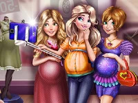 Princesses pregnant selfie